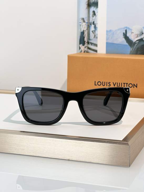 Picture of Louis Vuitton Sunglasses _SKUfw81854198fw